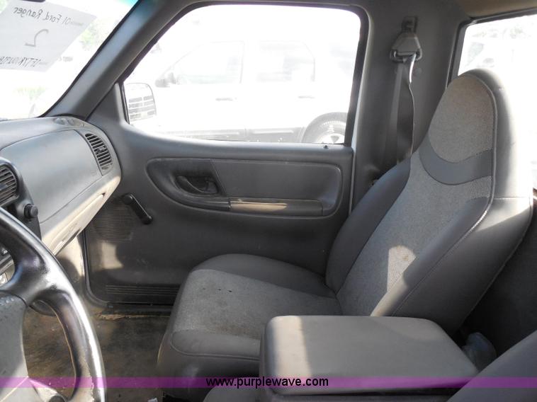 image for item H6672 2001 Ford Ranger pickup truck