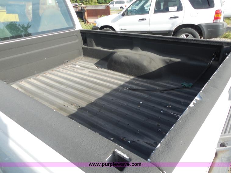 image for item H6672 2001 Ford Ranger pickup truck