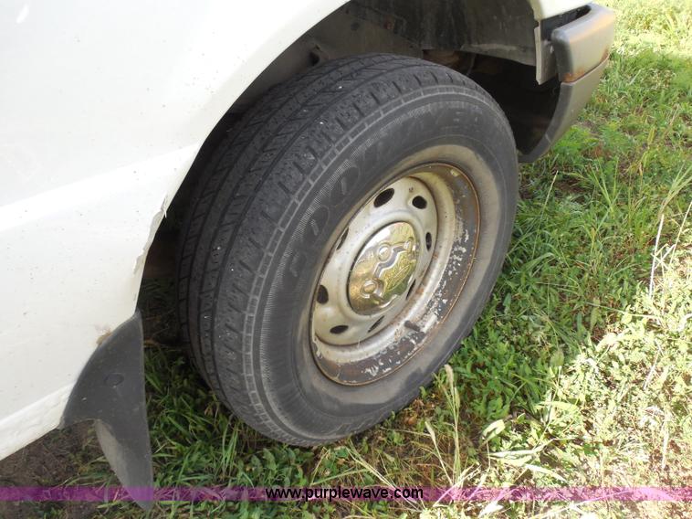 image for item H6672 2001 Ford Ranger pickup truck