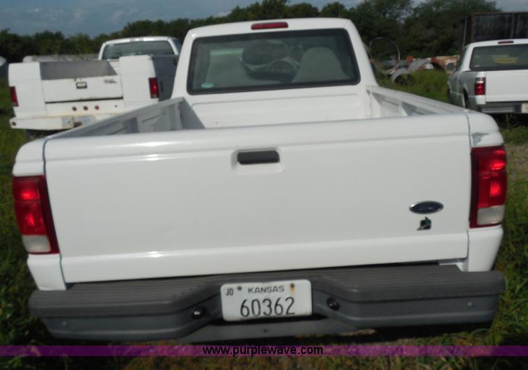 image for item H6673 2000 Ford Ranger pickup truck