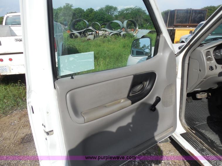 image for item H6673 2000 Ford Ranger pickup truck