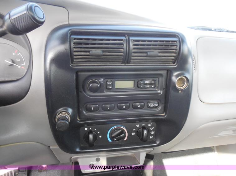 image for item H6673 2000 Ford Ranger pickup truck