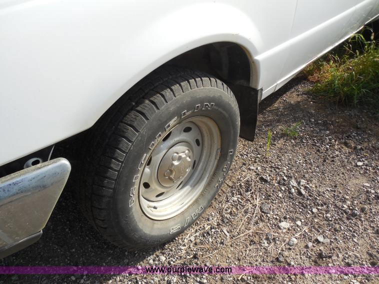 image for item H6673 2000 Ford Ranger pickup truck