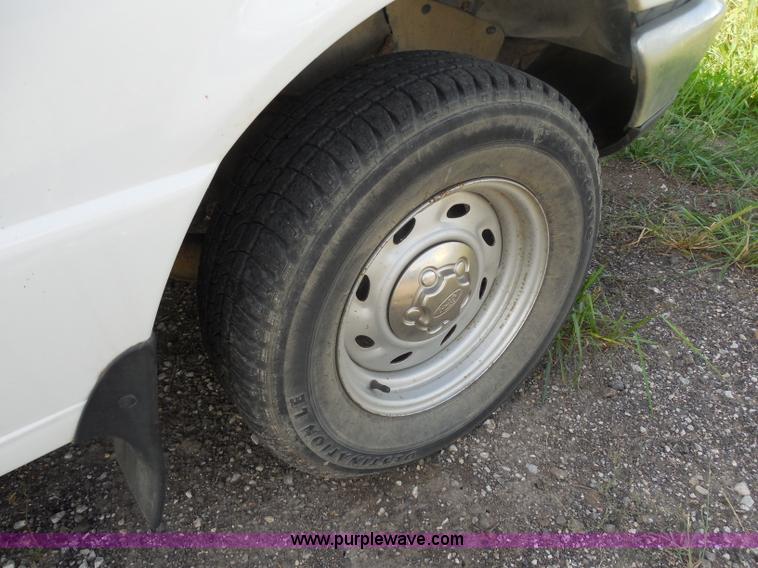 image for item H6673 2000 Ford Ranger pickup truck