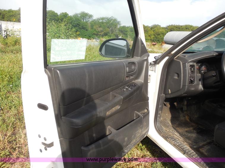 image for item H6674 2003 Dodge Durango SXT SUV