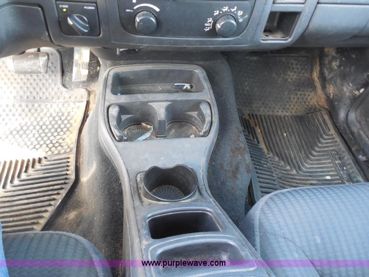 image for item H6674 2003 Dodge Durango SXT SUV