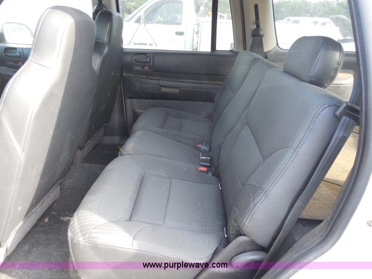 image for item H6674 2003 Dodge Durango SXT SUV
