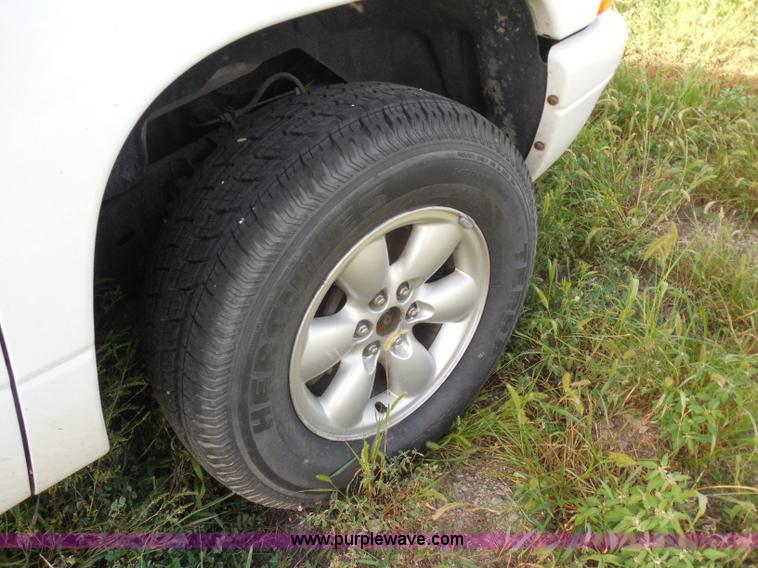 image for item H6674 2003 Dodge Durango SXT SUV