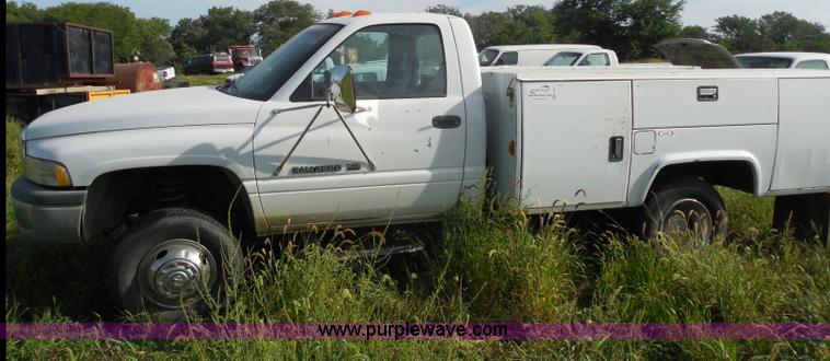 image for item H6675 1999 Dodge Ram 3500 utility truck