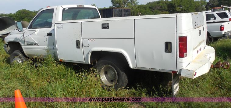 image for item H6675 1999 Dodge Ram 3500 utility truck