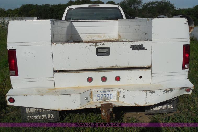 image for item H6675 1999 Dodge Ram 3500 utility truck