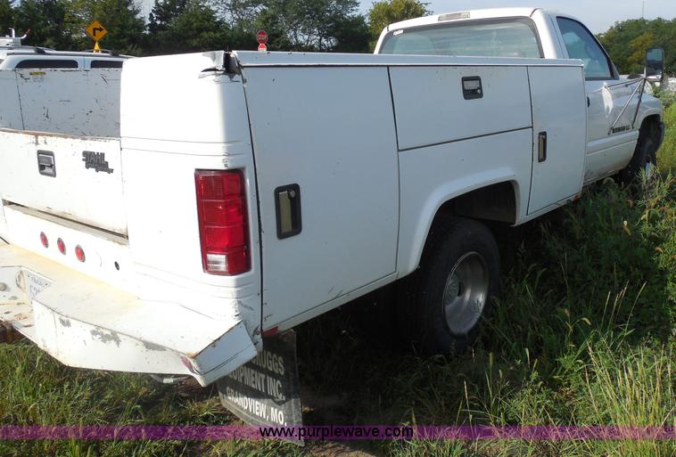 image for item H6675 1999 Dodge Ram 3500 utility truck