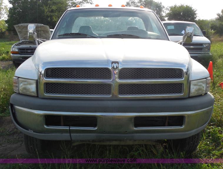 image for item H6675 1999 Dodge Ram 3500 utility truck