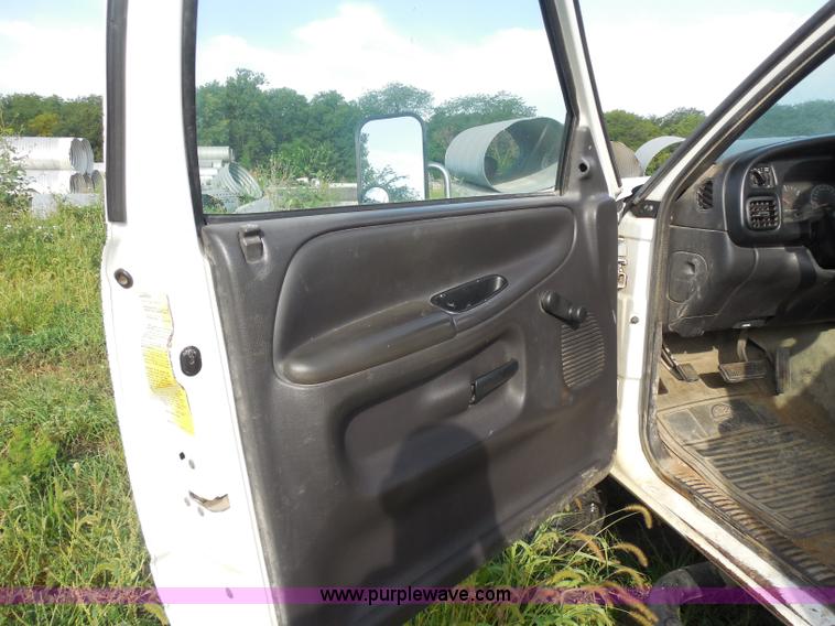 image for item H6675 1999 Dodge Ram 3500 utility truck