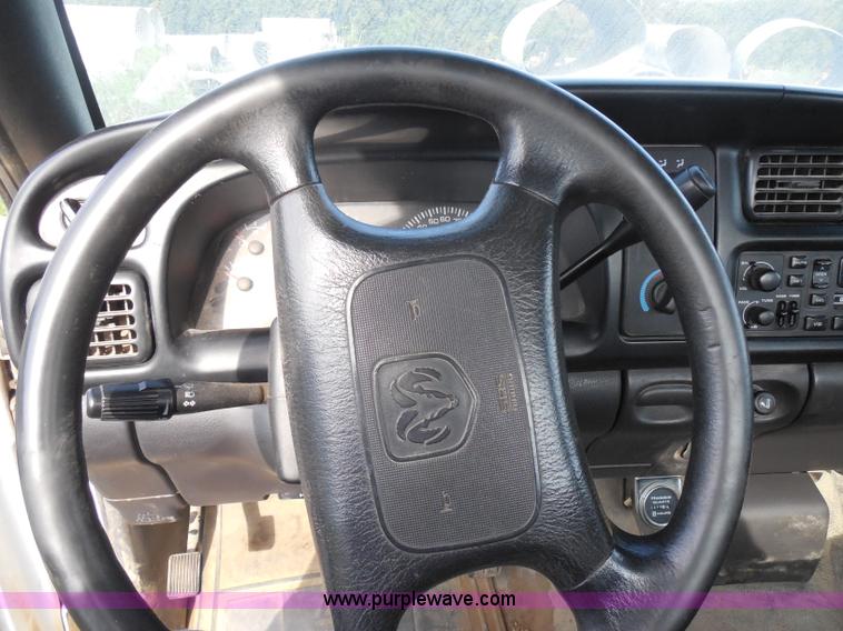 image for item H6675 1999 Dodge Ram 3500 utility truck