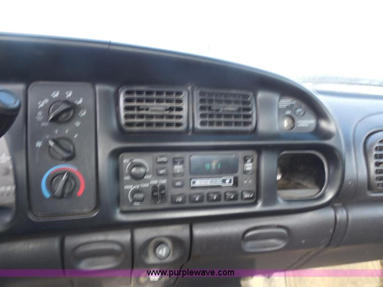 image for item H6675 1999 Dodge Ram 3500 utility truck