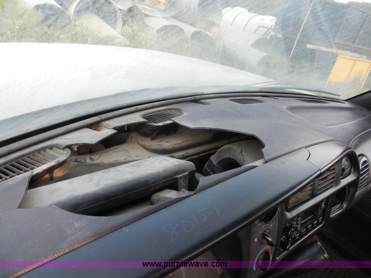 image for item H6675 1999 Dodge Ram 3500 utility truck