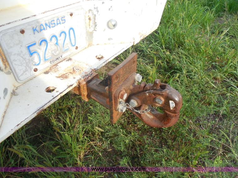 image for item H6675 1999 Dodge Ram 3500 utility truck