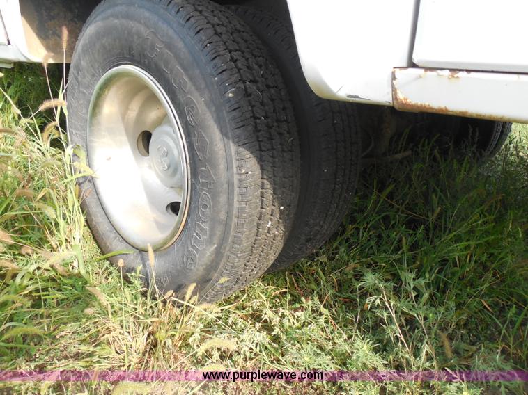 image for item H6675 1999 Dodge Ram 3500 utility truck