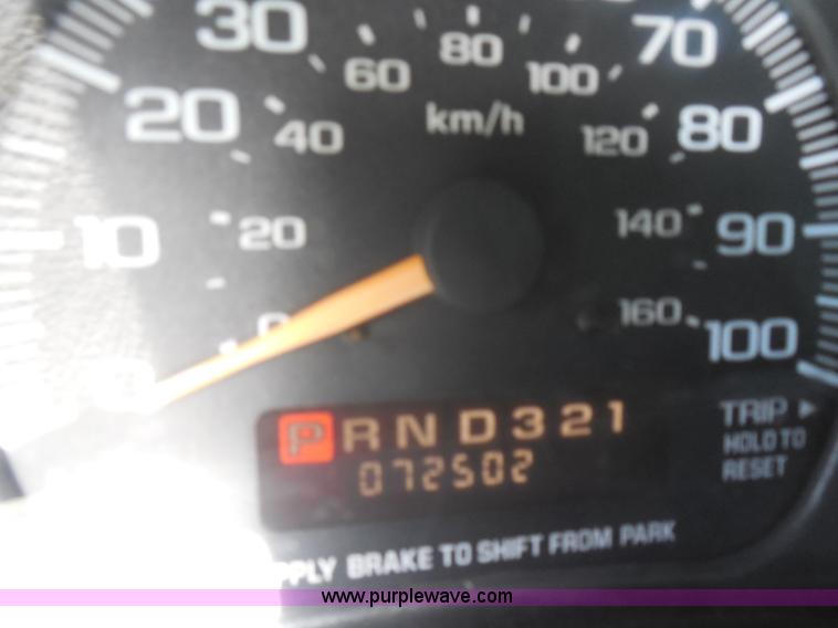 image for item H6676 2002 Chevrolet Express 3500 Cargo van