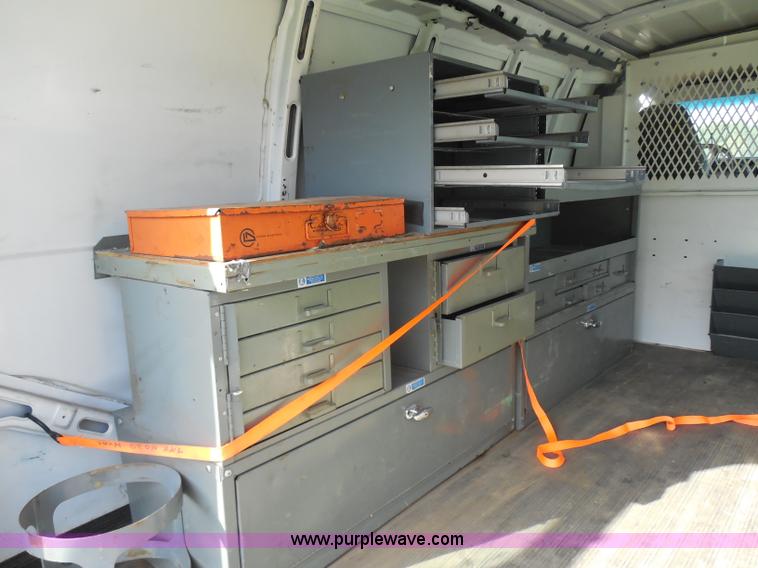 image for item H6676 2002 Chevrolet Express 3500 Cargo van