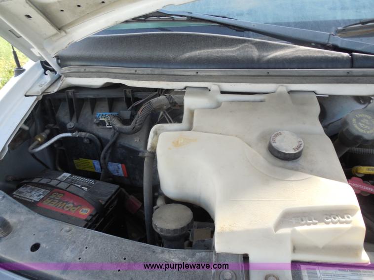 image for item H6676 2002 Chevrolet Express 3500 Cargo van