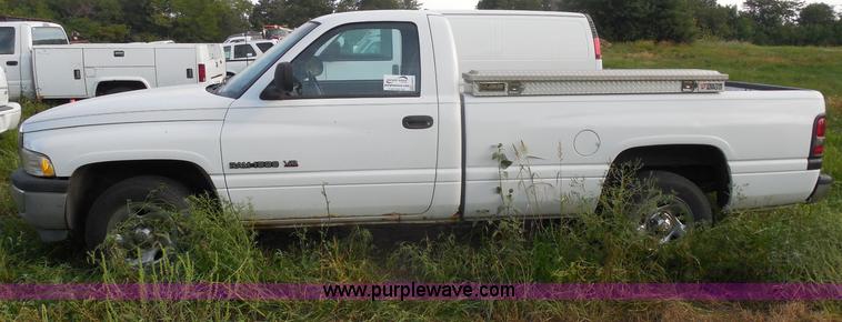 image for item H6677 1998 Dodge Ram 1500 pickup truck