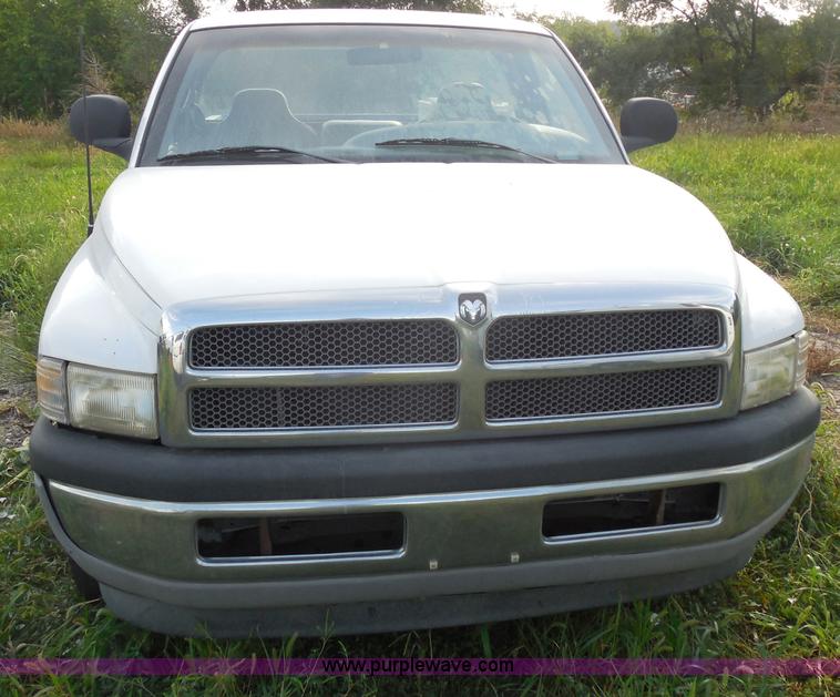 image for item H6677 1998 Dodge Ram 1500 pickup truck