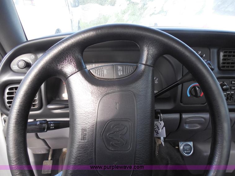 image for item H6677 1998 Dodge Ram 1500 pickup truck
