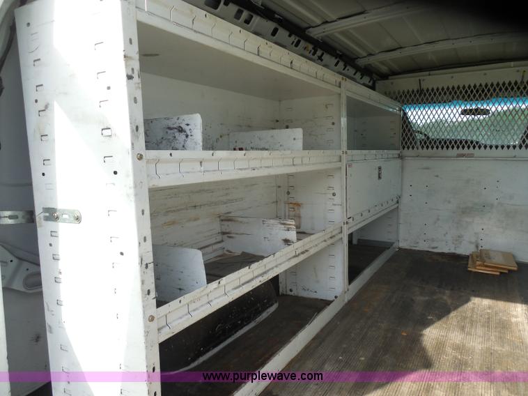 image for item H6678 2002 Chevrolet Express 3500 Cargo van