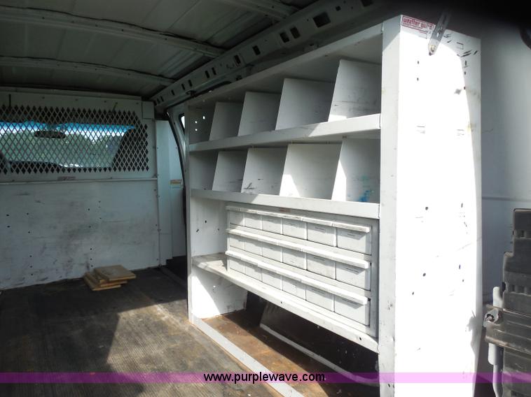 image for item H6678 2002 Chevrolet Express 3500 Cargo van