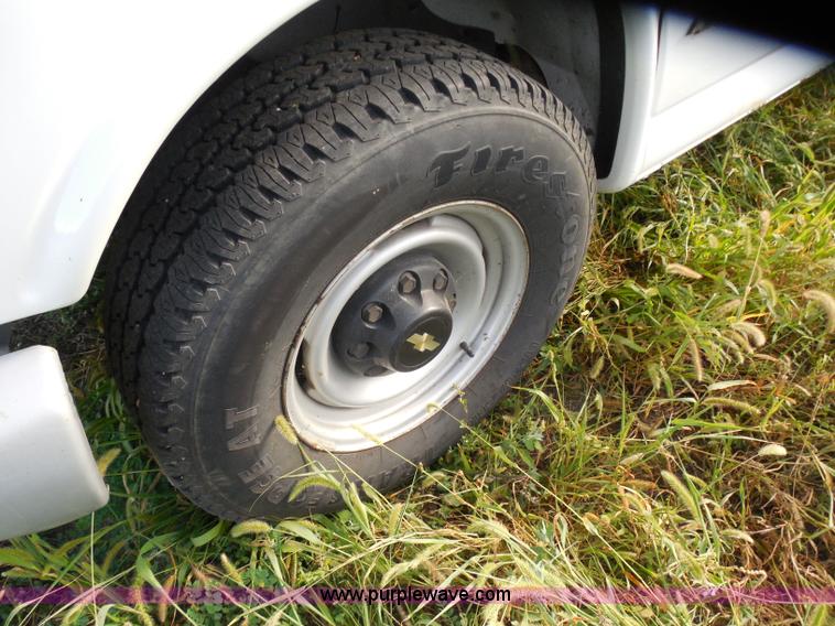 image for item H6678 2002 Chevrolet Express 3500 Cargo van