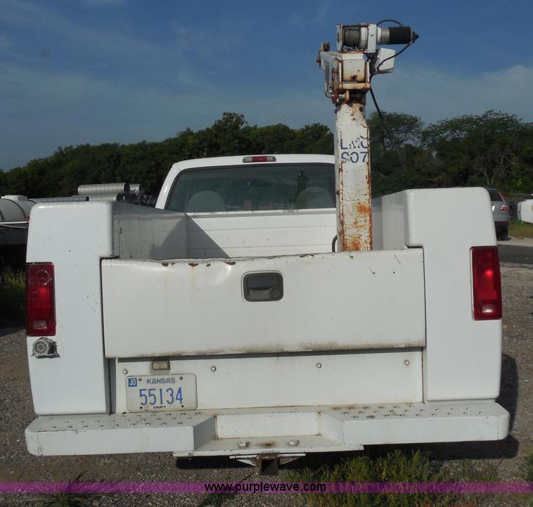 image for item H6679 2001 Ford F250 Super Duty XL utility truck