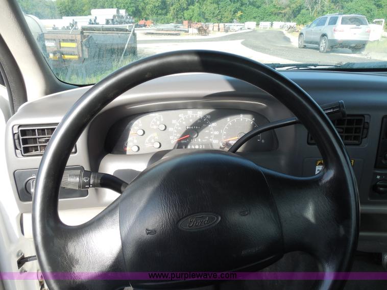 image for item H6679 2001 Ford F250 Super Duty XL utility truck