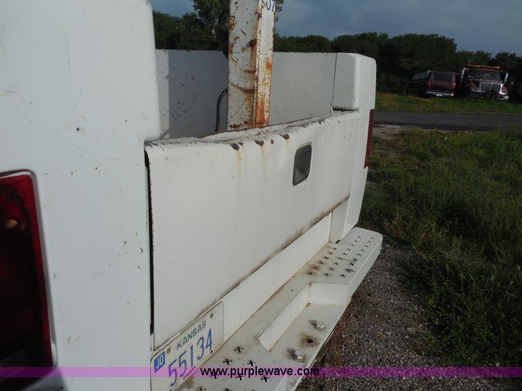 image for item H6679 2001 Ford F250 Super Duty XL utility truck