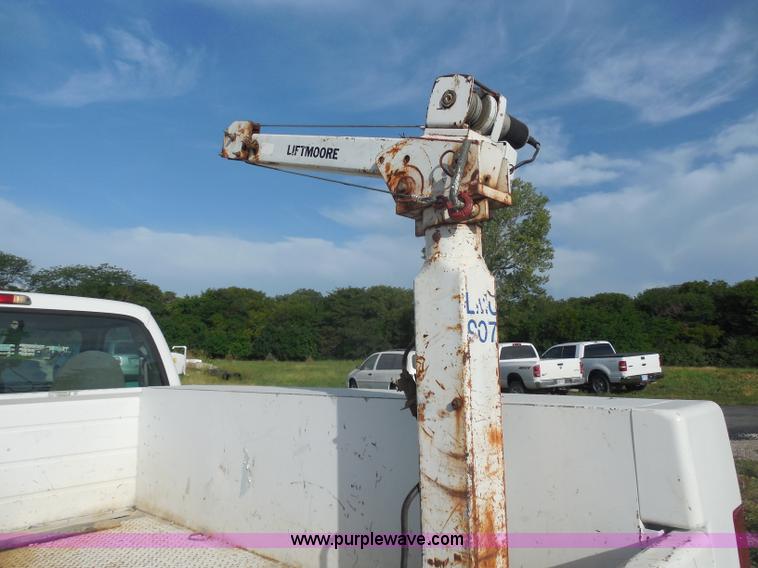 image for item H6679 2001 Ford F250 Super Duty XL utility truck