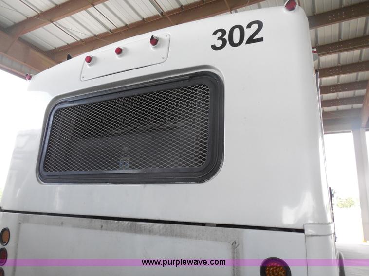 image for item H6689 2000 NABI 40' passenger bus