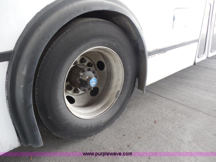 image for item H6689 2000 NABI 40' passenger bus