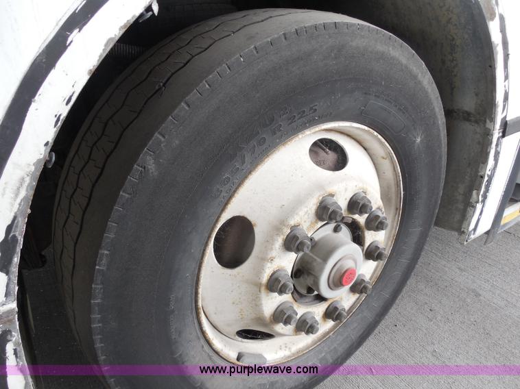 image for item H6689 2000 NABI 40' passenger bus