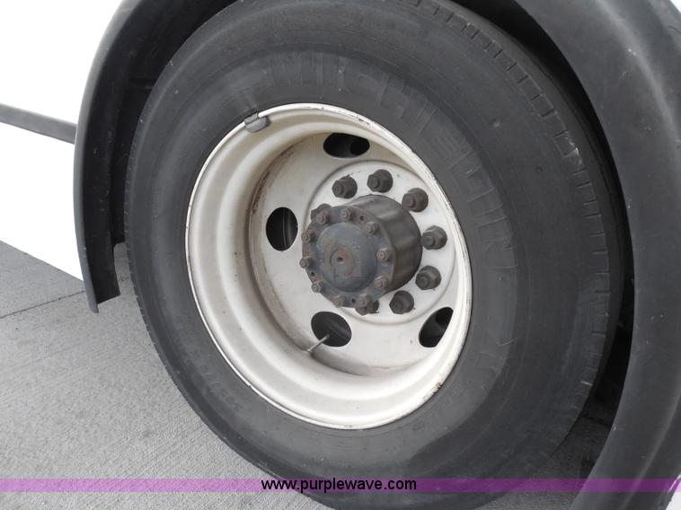 image for item H6689 2000 NABI 40' passenger bus