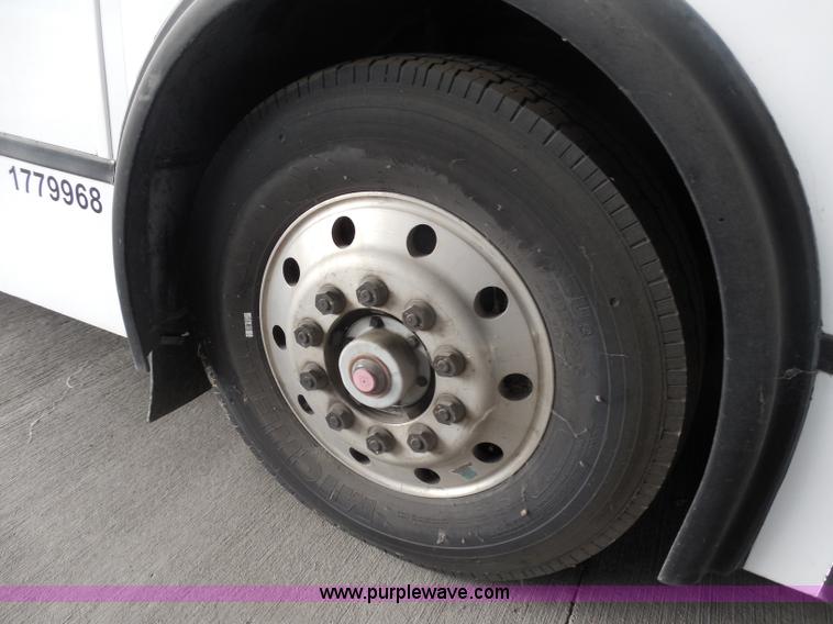 image for item H6695 2000 NABI 40' passenger bus