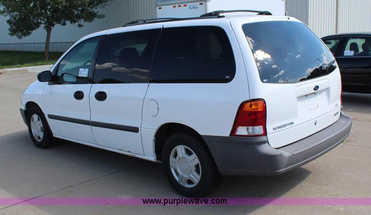 image for item H6696 2001 Ford Windstar LX van
