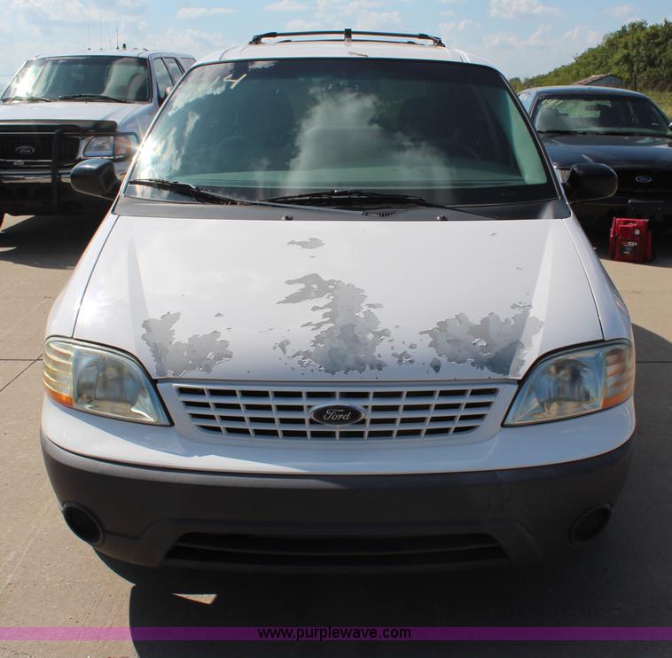 image for item H6696 2001 Ford Windstar LX van