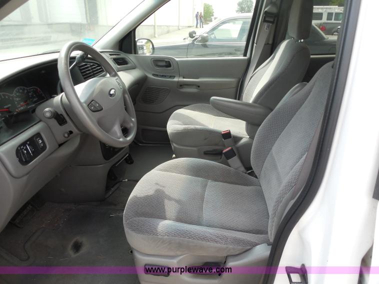 image for item H6696 2001 Ford Windstar LX van