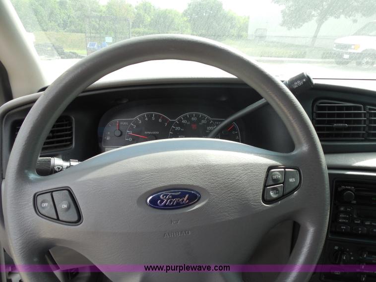 image for item H6696 2001 Ford Windstar LX van