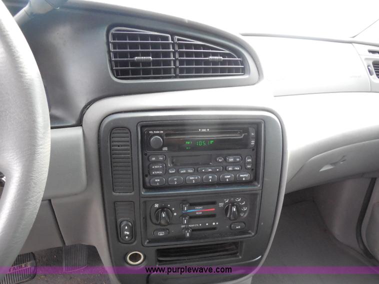 image for item H6696 2001 Ford Windstar LX van