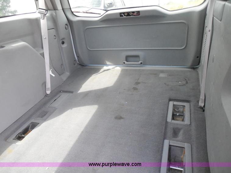 image for item H6696 2001 Ford Windstar LX van