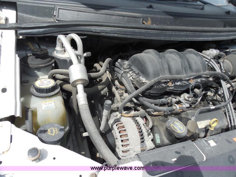 image for item H6696 2001 Ford Windstar LX van