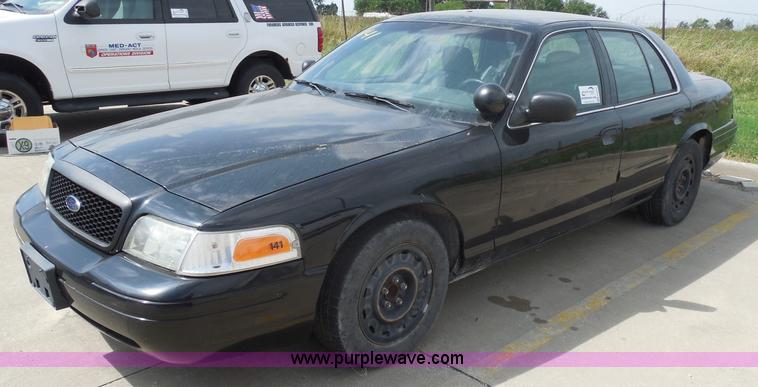 image for item H6697 2004 Ford Crown Victoria Police Interceptor