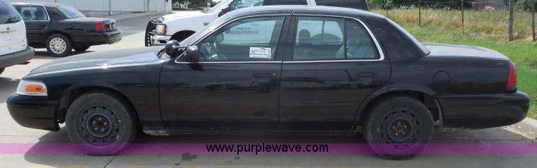 image for item H6697 2004 Ford Crown Victoria Police Interceptor
